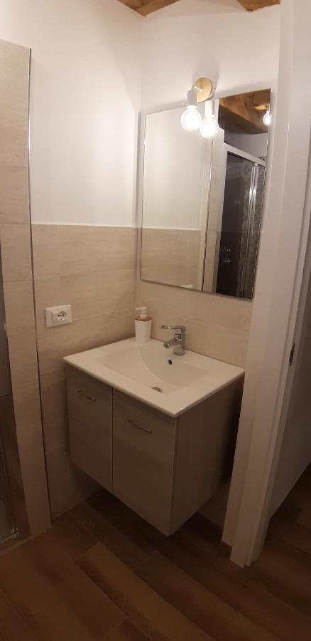 B&B Il Fienile Del Borgo Йези Екстериор снимка